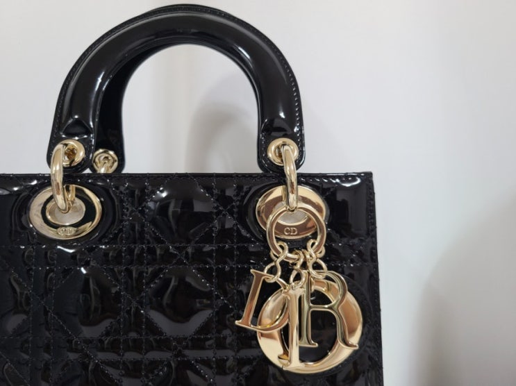 디올 레이디백 페이턴트 Dior Ladybag patent _M0531OWCB_M900