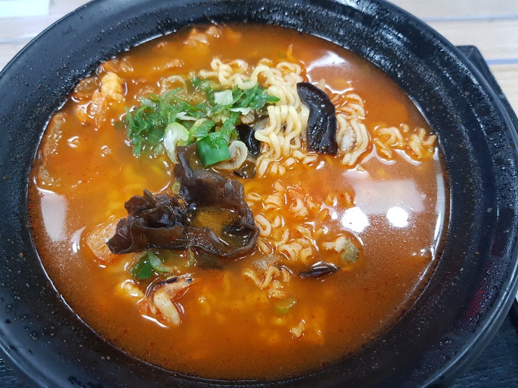 서해안 고속도로 상행선 하행선이 만나는 행담도 휴게소 간식 및 먹거리 입점 매장 안내 서해안 고속도로 상행선 하행선이 만나는 행담도 휴게소 간식 및 먹거리 입점 매장 안내