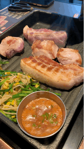  문정동 삼겹살, 돈블랑 분위기 덤! 맛있게 구워주는 고기집 :)