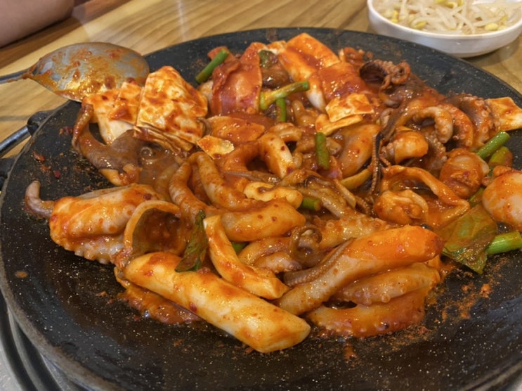 [홍대맛집] 점심먹기 좋은 맛집 - 쭈삼에 볶음밥, 홍스쭈꾸미