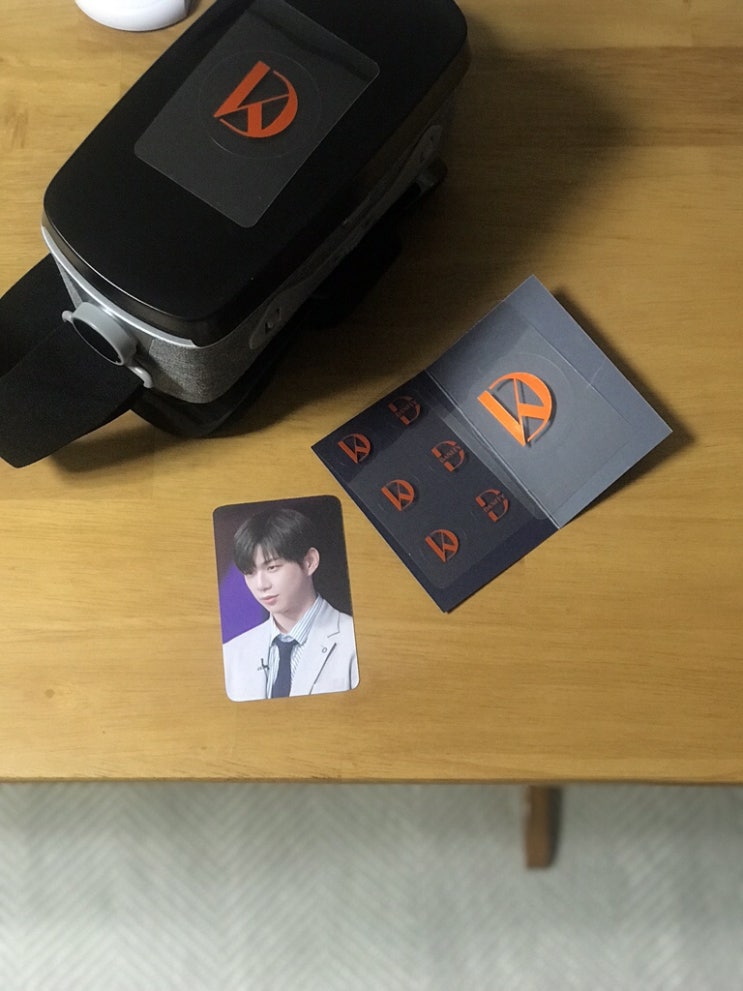  강다니엘 VR Pack, 택배왔으니 기기랑 친해지기
