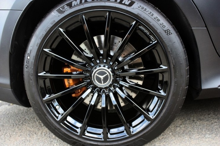 벤츠 GT43 AMG 블랙유광 휠도색 + 카본 세라믹 골드 캘리퍼 도색