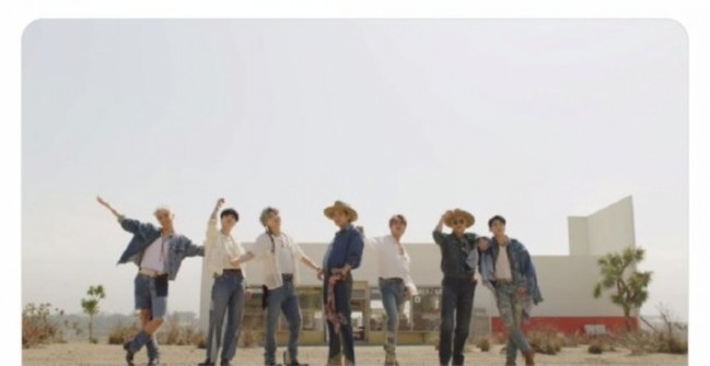 BTS! BTS 제치고 빌보드 1위 탈환! 퍼미션투댄스(PermissiontoDance)! 피라맥스로 코로나 극뽁! BTS! BTS 제치고 빌보드 1위 탈환! 퍼미션투댄스(PermissiontoDance)! 피라맥스로 코로나 극뽁!