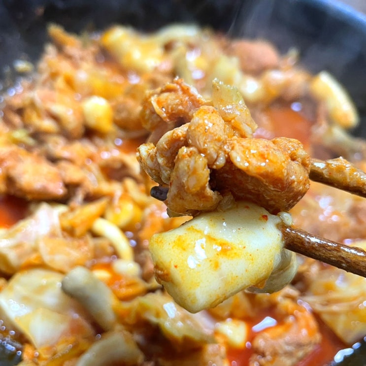  오늘은 중복 밀키트로 뿌시기, 마켓컬리 추천 춘천 국물 닭갈비 떡볶이