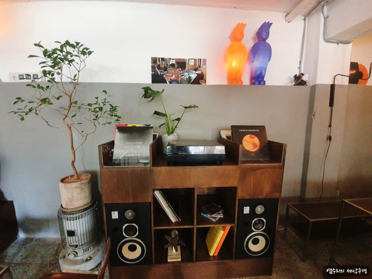  공트럴파크, 힙한 감성이 돋보이는 쉐이드커피바(SHADE COFFEE BAR)