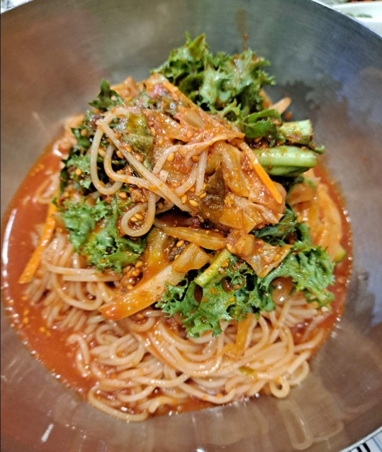  분당서현역 점심맛집 장비빔국수와 굴밥보쌈