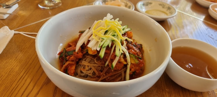  오전 라운딩후 맛본 수원컨트리클럽 회냉면 정말 맛있네요.