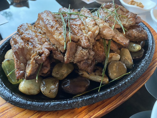 대구 솔잎조림닭 맛집 ‘돈마을’_솔잎효소식초요리전문점,솔잎조림닭, 솔잎돼지갈비, 솔잎동동주, 대구근교 가창 어른들의데이트코스추천