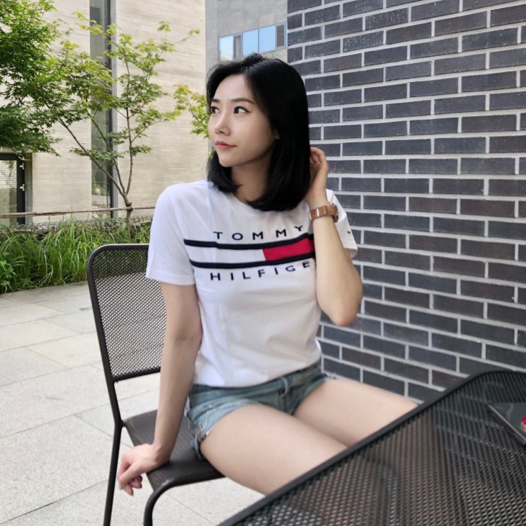 가성비 좋은 타미힐피거 여자 반팔 타미 여성 시그니처 반팔티 반팔 티셔츠 추천해요 가성비 좋은 타미힐피거 여자 반팔 타미 여성 시그니처 반팔티 반팔 티셔츠 추천해요