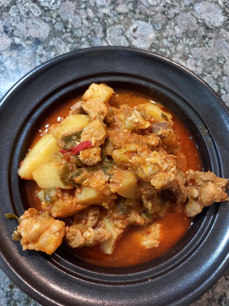  돼지고기 앞다리살 감자 고추장찌개