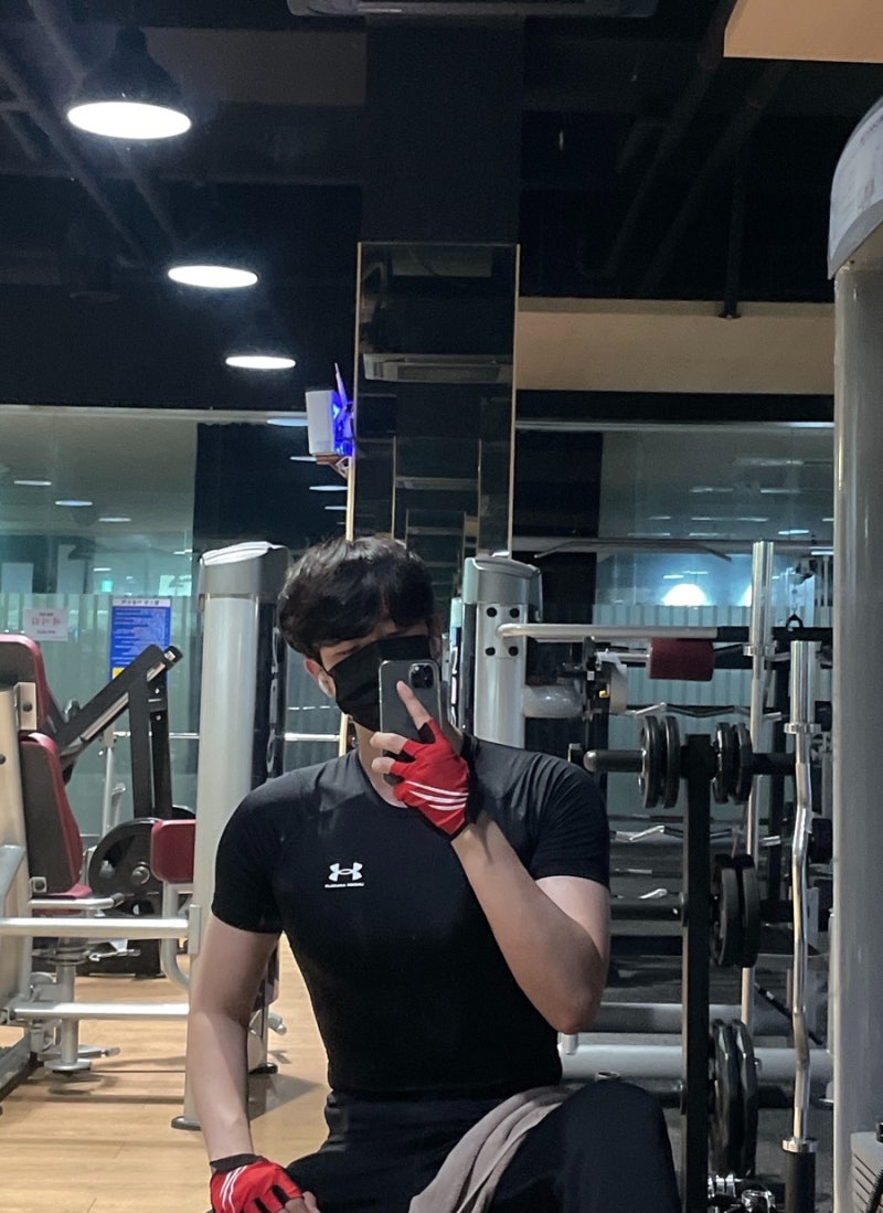 언더아머 : 히트기어 아머 컴프레션 반팔 착용후기