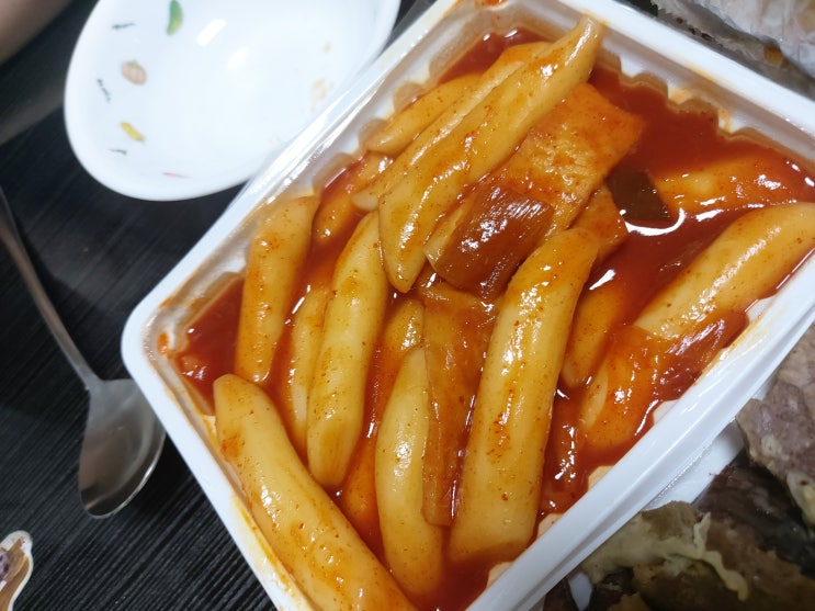  추억의 학교 앞 떡볶이 + 애슐리 깍두기 볶음밥