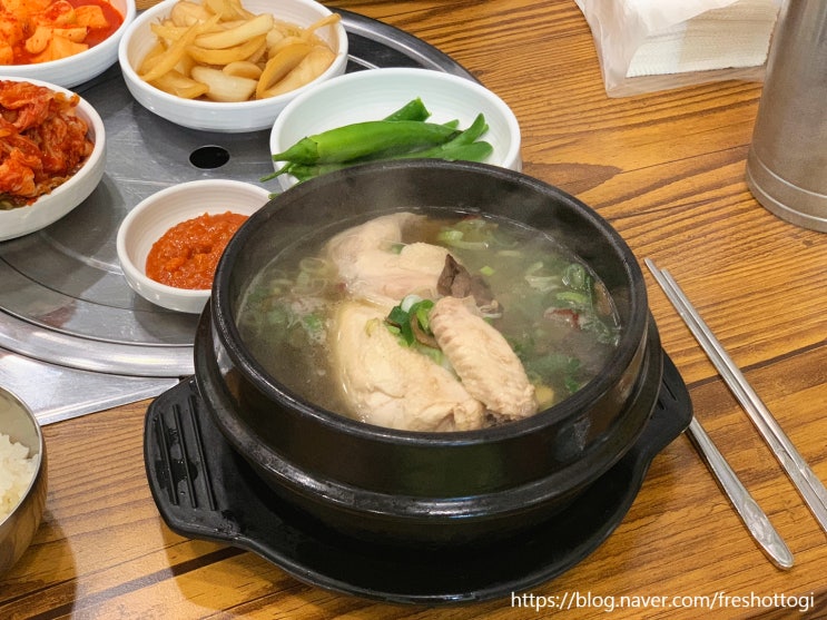  당산마루 능이버섯삼계탕에서 중복 이겨냄!