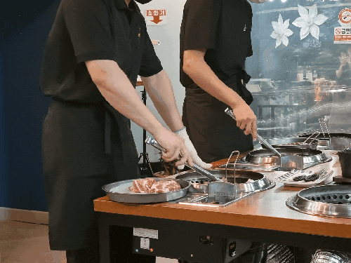  순천 연향동 맛집 블랙도세기 구워나오는 이베리코 신상 고기집