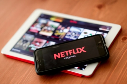 비디오 게임시장 진입으로 점유율 하락을 막을수 있을까? 넷플릭스 Netflix 주가 및 전망