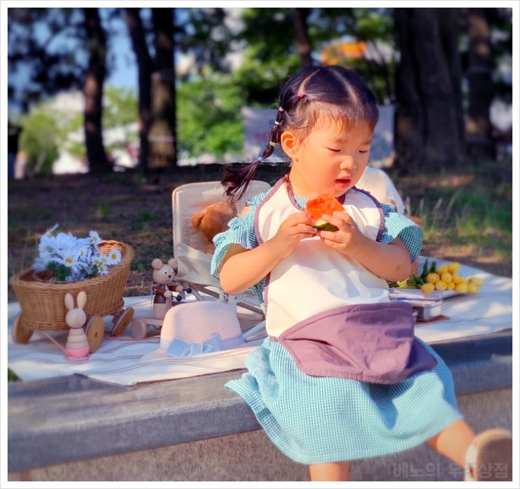 애기턱받이 추천, 식사가 끝난 아이의 옷에 음식물이 묻지 않았다?