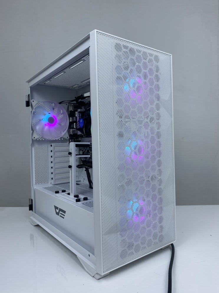  컴나와 DarkFlash화이트 게임용 컴퓨터 조립