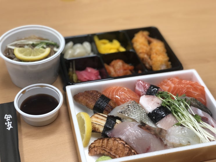  두툼한 회 & 초밥 맛집, '모모토리'