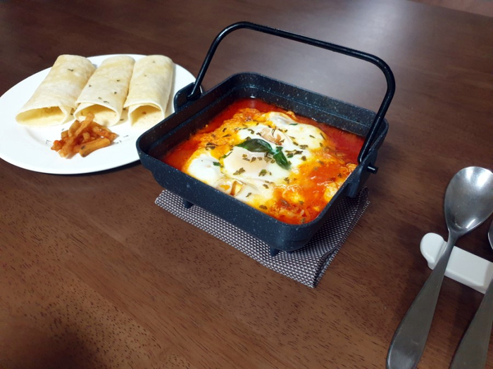  또띠아에 싸서 먹으면 꿀맛 ~! 다이어트 음식 "에그인헬(eggs in hell)"