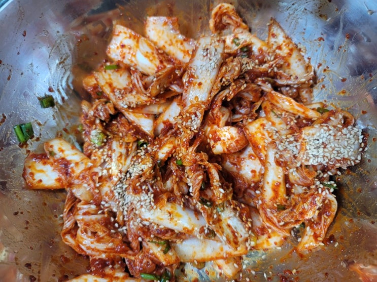  칼국수에 어울리는 매콤한 배추 겉절이 만드는 법