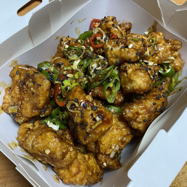  비에이치씨 치킨(BHC)에서 제일 좋아하는 맛초킹과 치즈볼