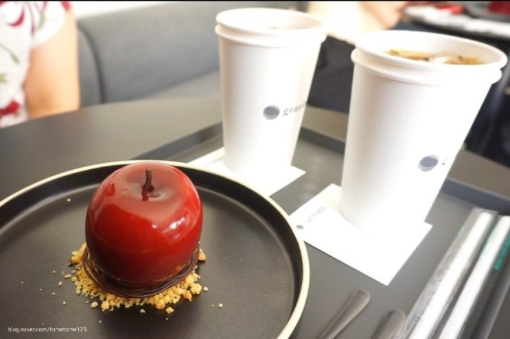 행궁동 카페) 그래비테이트 gravitate - 뉴턴의 사과 커피가 맛있는 행궁동 루프탑
