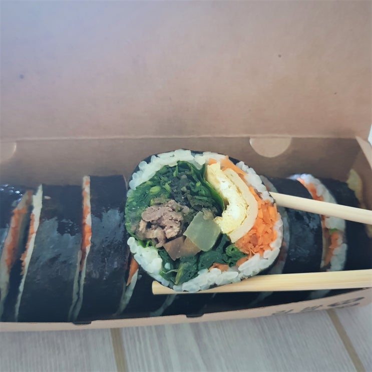  충주 대표 김밥 맛집, 용산동에 위치한 김밥톡톡 (feat. 특허받은 산나물 김밥)