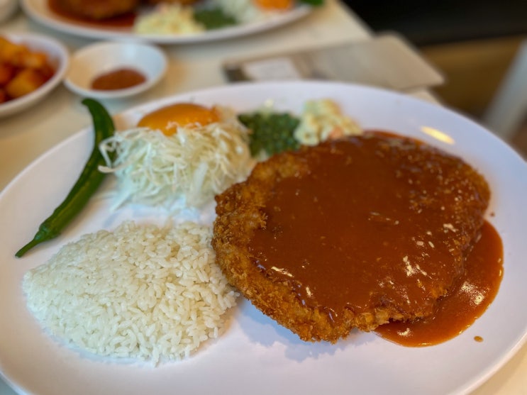  성북동 금왕돈까스-옛날식 왕돈까스 아는 맛! 안심 보단 등심돈까스!