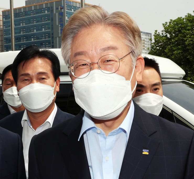 <b>이재명</b> 열린캠프,민주당 선관위에 <b>원팀정신</b> 훼손 행위 재발... 
