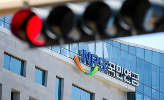 국민연금·공무원연금 합쳐 10년 채우면 연금 두 개 받는다 국민연금·공무원연금 합쳐 10년 채우면 연금 두 개 받는다