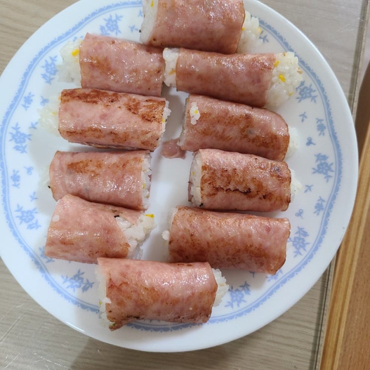  아이가 좋아하는 햄말이밥