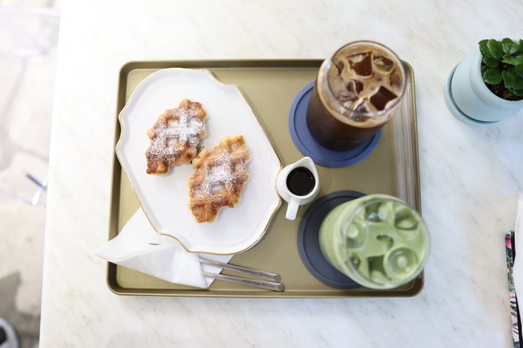  도곡동 카페 크로플이 맛있는 강남쇼룸 뉴더기