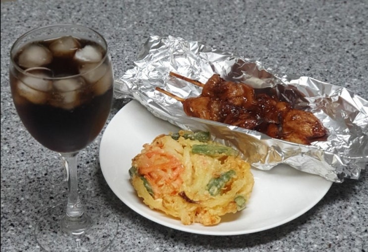  이마트 간편식만먹고 살아남기cc 노브랜드 채소튀김,김치말이국수, 키친조이 숯불닭꼬치