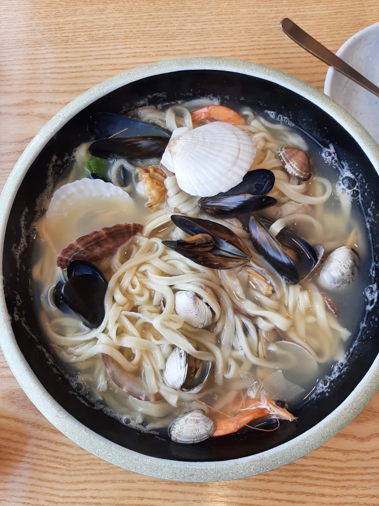  영종도 맛집이래서 찾은 고래해물칼국수 먹으러갔다왔어요~