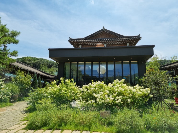  갬성가득 오월식당에서 모듬장반상, 단호박갈비찜 빈그릇인증