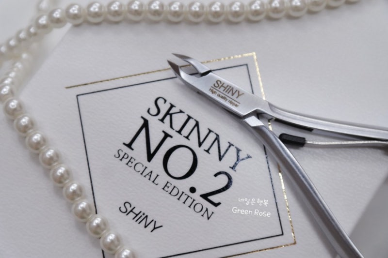Shiny Skinny Nipper for Nail Care