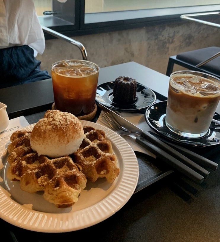 연남동 카페 | 겉바속촉 크로플 맛집 '아우푸글렛(Aufglet)' 메뉴, 코로나 방문시간