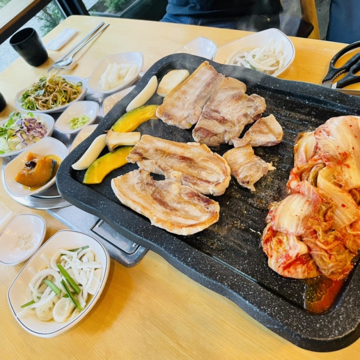  암돼지와 꽃등심 삼겹살이 맛있었던 판교 고기집