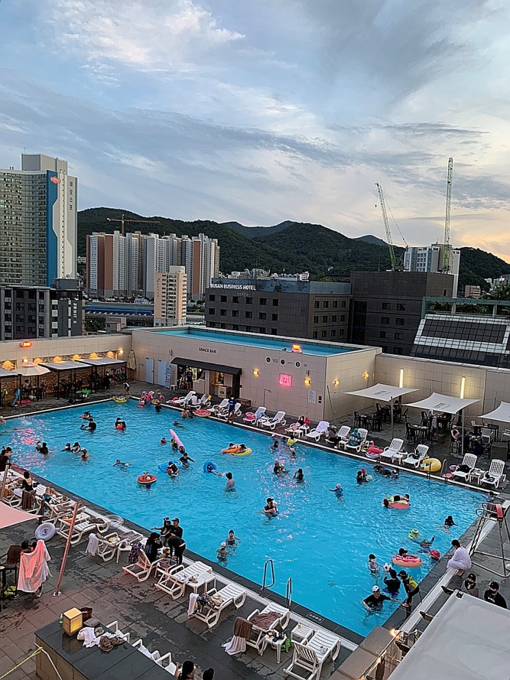  롯데호텔 부산 :: 친구들과 부산여행 5성급 가성비 시티뷰 호텔 숙박 후기! 디럭스더블룸 객실/수영장/조식 정보