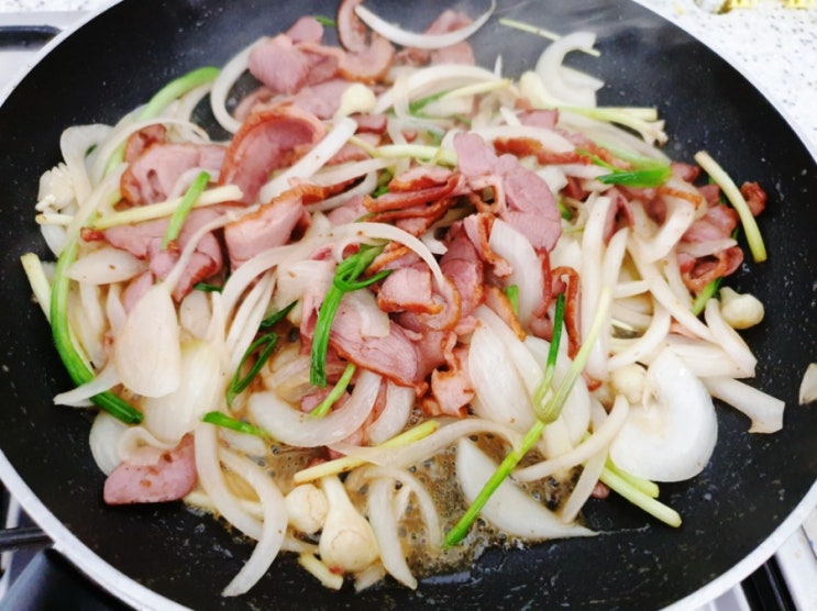 내돈내산 다향 훈제오리로 뚝딱 준비하는 코로나 집콕 간단 메뉴 아이반찬 가족 반찬 오리볶음 내돈내산 다향 훈제오리로 뚝딱 준비하는 코로나 집콕 간단 메뉴 아이반찬 가족 반찬 오리볶음