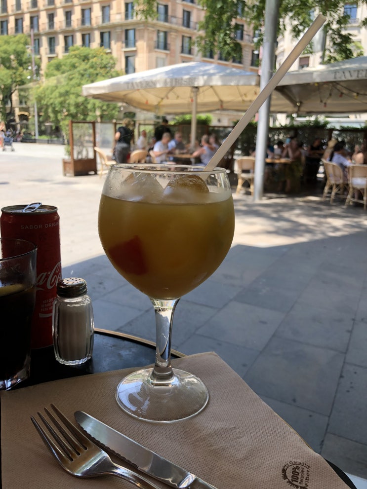 스페인여행 고딕지구 바르셀로나 대성당 근처 빠에야 맛집 Taverna del bisbe