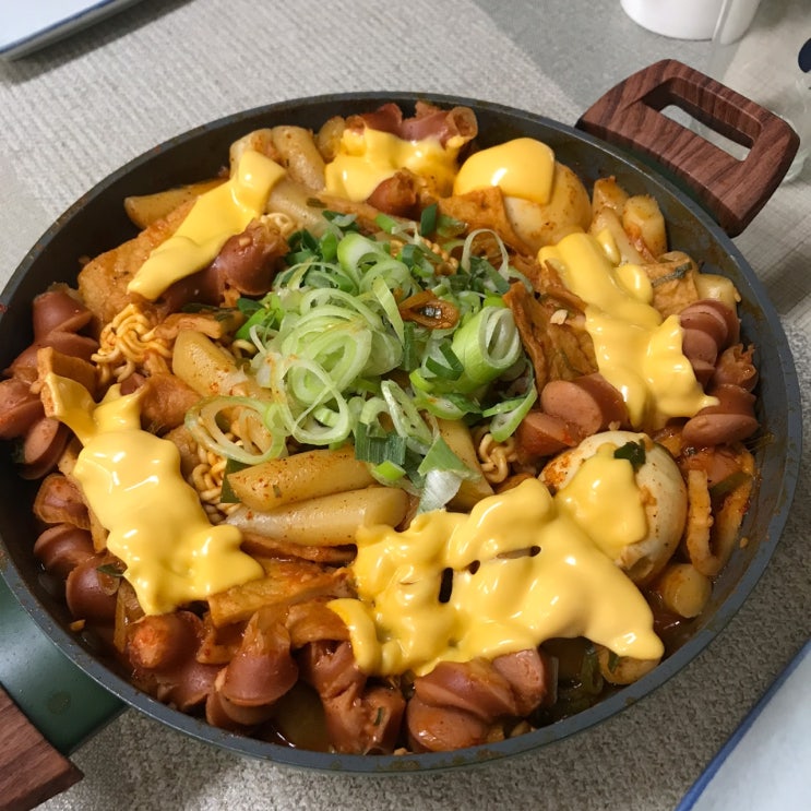 떡볶이 밀키트에 이것저것 넣어서 풍성한 떡볶이 만들기!