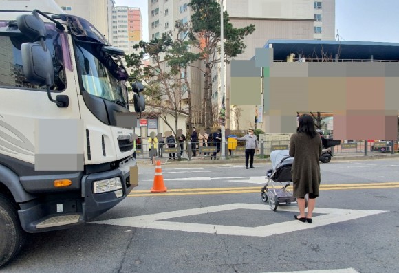 어린이보호구역·횡단보도에서 교통법규 위반하면? 보험료 오른다 어린이보호구역·횡단보도에서 교통법규 위반하면? 보험료 오른다