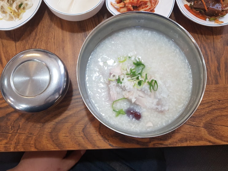  오늘점심뭐먹지 점심메뉴 대전백반집 찍고 소제동카페 미도리컬러 에서 시원한 아이스아메리카노 한잔