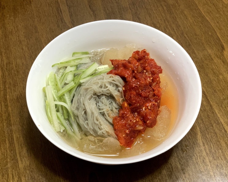  밀키트 / 올면속초식명태회냉면 인생냉면, 윙잇 크로칸슈, illy 커피