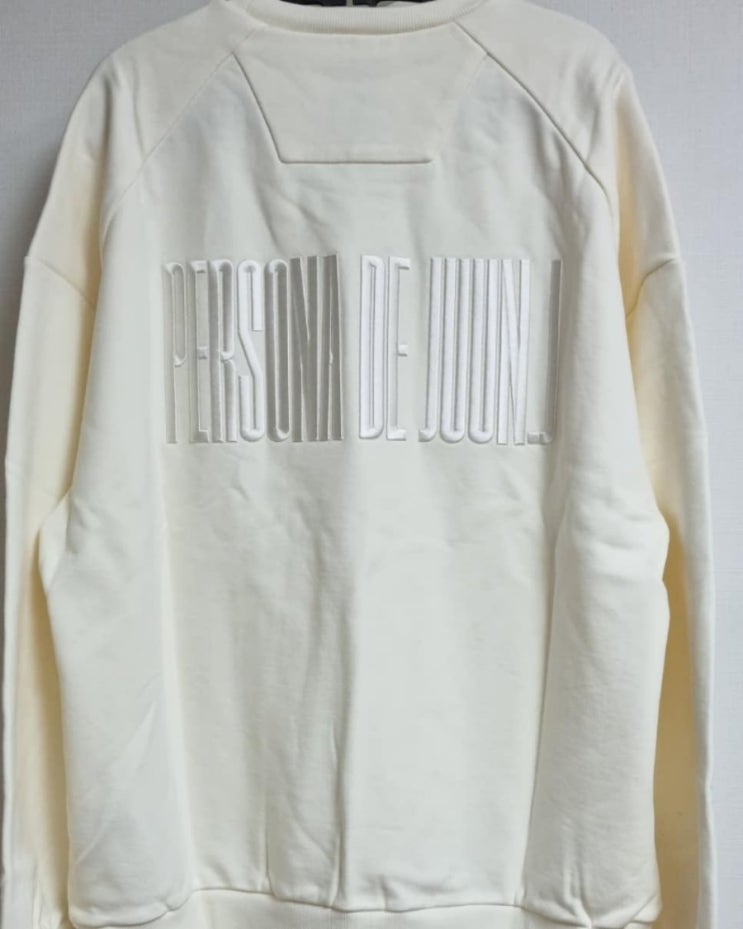  [Juun.J] 준지 21FW PERSONA DE Junn.J 맨투맨 리뷰 크림/블랙