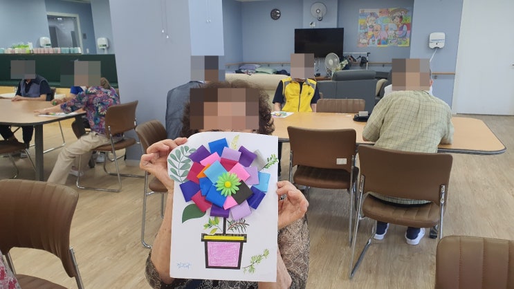  [달서구주간보호센터] 꽃 화분 만들기 송현동/죽전/성서/화원/대곡동/월성동/상인동/본리동/용산동/두류동/본동/성당동/이곡동/대명동/진천동/도원동/장기동/감삼동/대구/주간보호센터