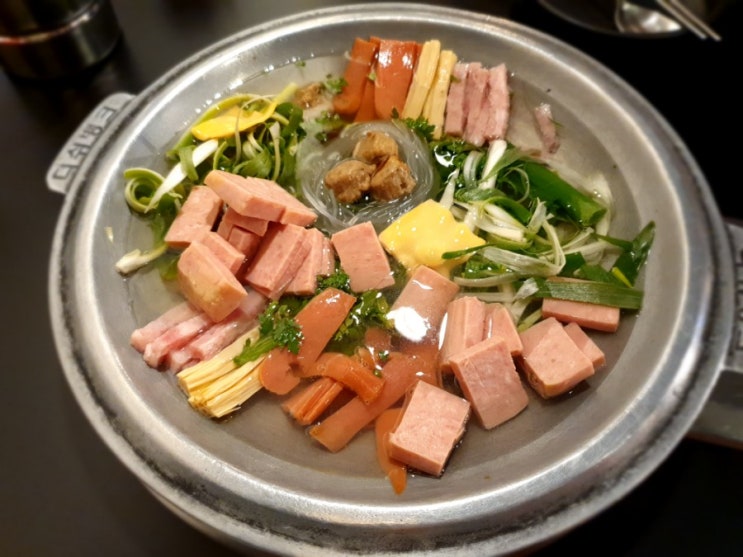 개운하고 깔끔한  완백부대찌개 | 신논현역 강남역맛집