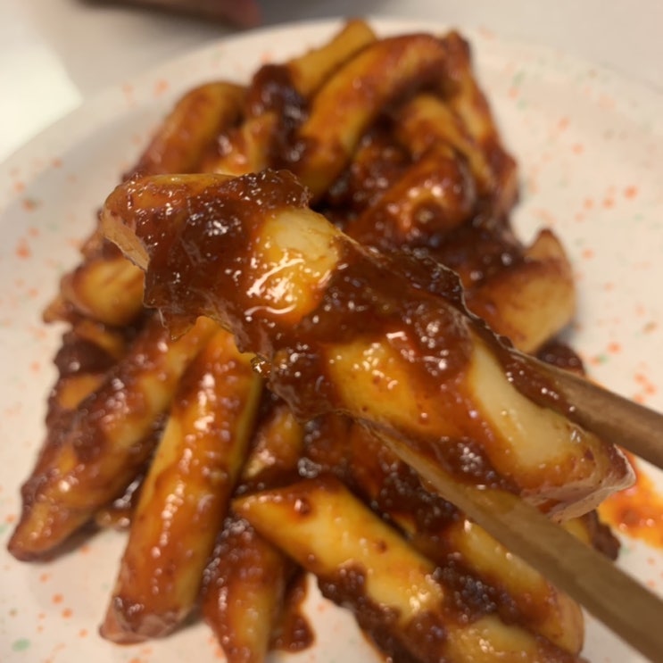  마켓컬리 추천 떡볶이 (석관동 기름떡볶이, 미로식당 떡볶이, 전주 베테랑 고기만두)
