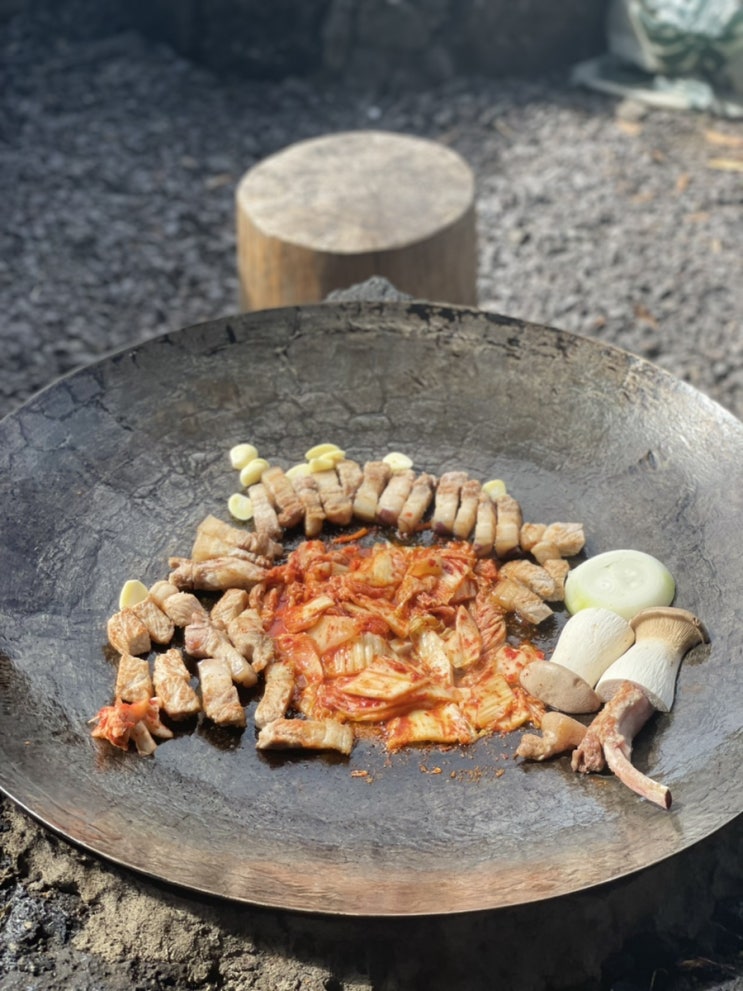  제주산방산 맛집 : 흑돼지맛집, 돗통(영업시간, 야외테이블 꿀팁)